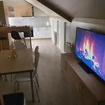 Three Stars Luxury House Art-pe With Pool And Pool *