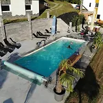 Nyaraló Three Stars Luxury House Art-pe With Pool And Pool *