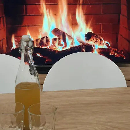 Počitniška hiša Three Stars Luxury House Art-pe With Pool And Pool *