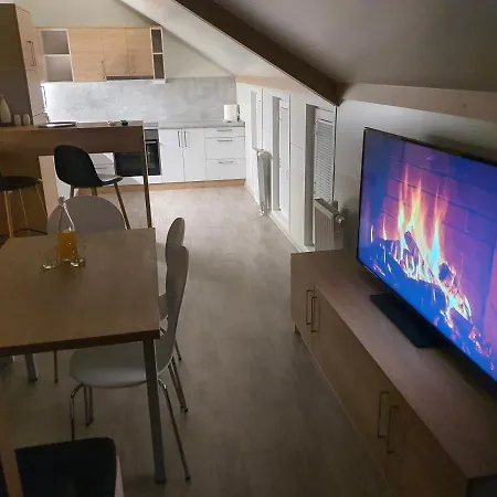 Three Stars Luxury House Art-pe With Pool And Pool *