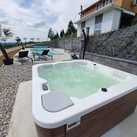 Three Stars Luxury House Art-pe With Pool And Pool *