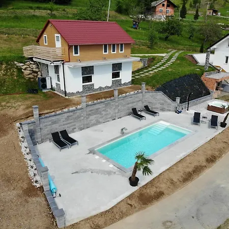 Three Stars Luxury House Art-pe With Pool And Pool *