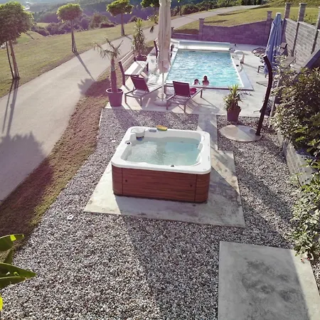 Three Stars Luxury House Art-pe With Pool And Pool 펜션 *