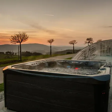 Three Stars Luxury House Art-pe With Pool And Pool Vakantiehuis
