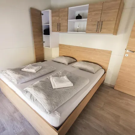 Počitniška hiša Three Stars Luxury House Art-pe With Pool And Pool Trebnje