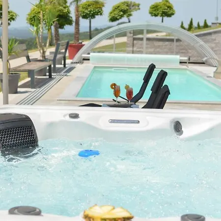 Three Stars Luxury House Art-pe With Pool And Pool