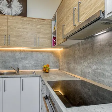 Three Stars Luxury House Art-pe With Pool And Pool