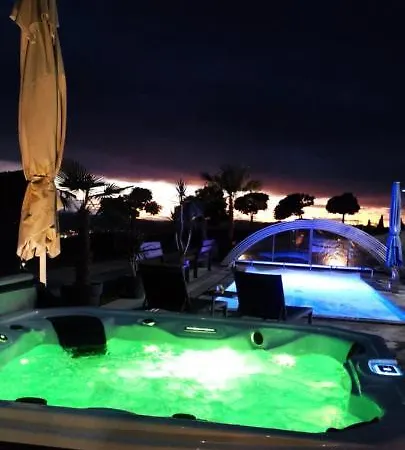 Three Stars Luxury House Art-pe With Pool And Pool 펜션 *