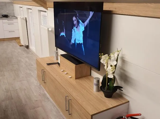 Vakantiehuis Three Stars Luxury House Art-pe With Pool And Pool