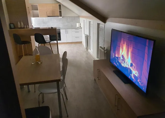 Three Stars Luxury House Art-pe With Pool And Pool *