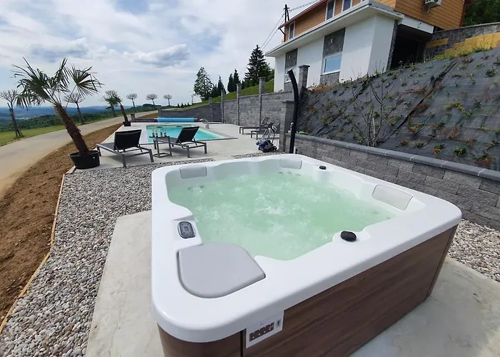 Three Stars Luxury House Art-pe With Pool And Pool *