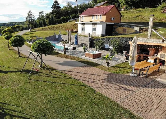 Tatil Evi Three Stars Luxury House Art-pe With Pool And Pool Trebnje