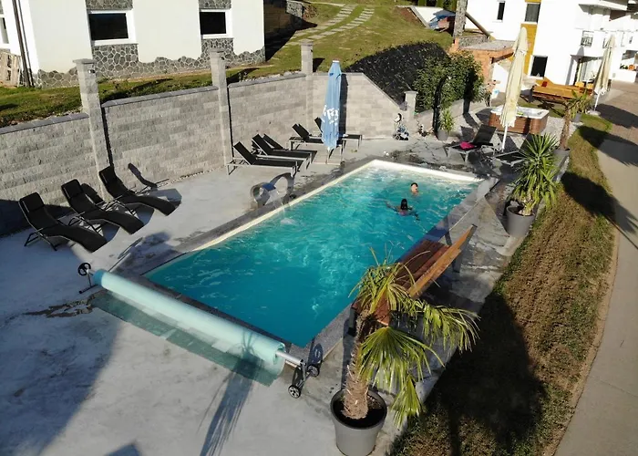 Tatil Evi Three Stars Luxury House Art-pe With Pool And Pool *