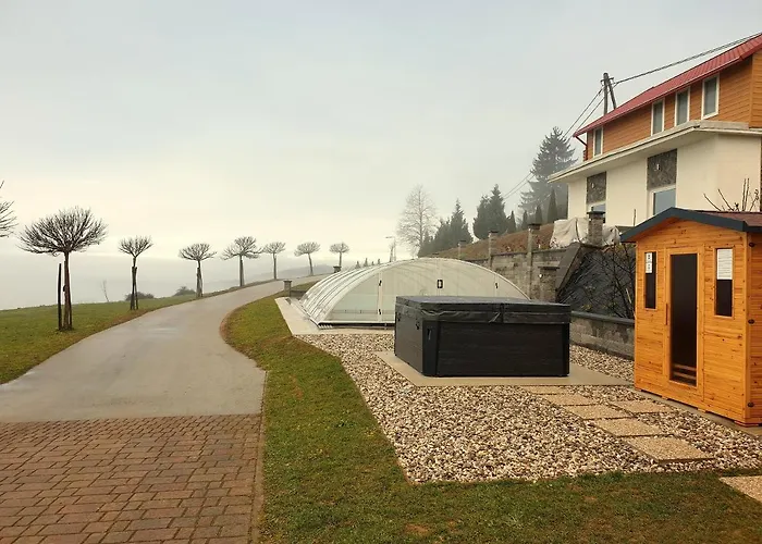 Three Stars Luxury House Art-pe With Pool And Pool *