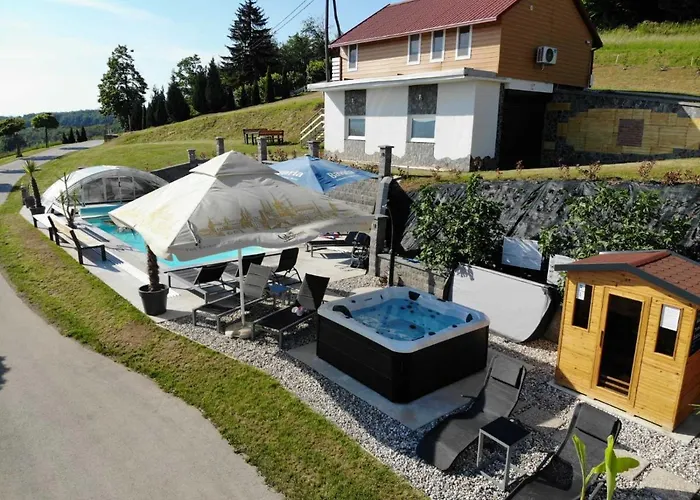 Vakantiehuis Three Stars Luxury House Art-pe With Pool And Pool *