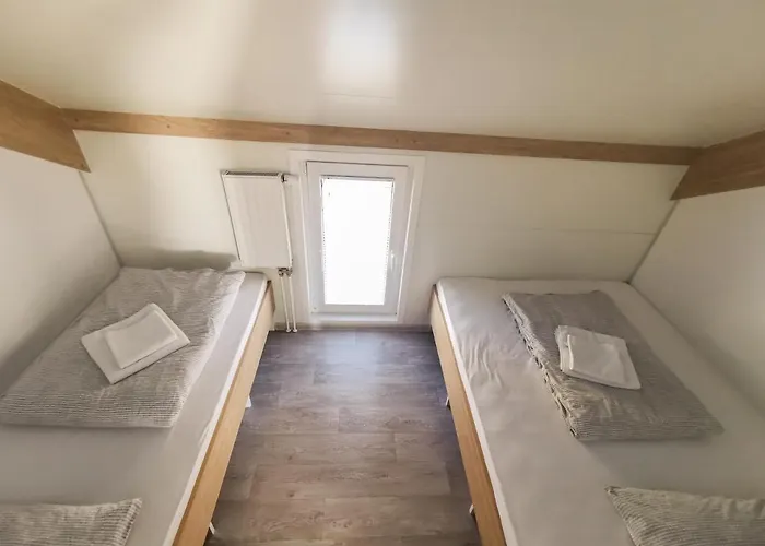 Three Stars Luxury House Art-pe With Pool And Pool