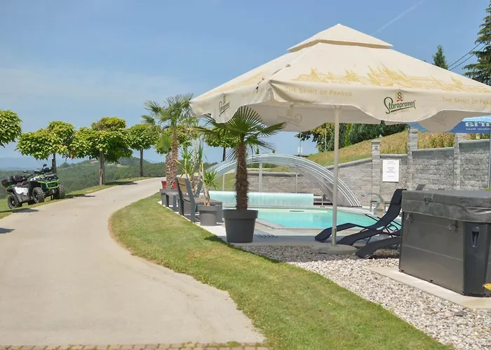 Three Stars Luxury House Art-pe With Pool And Pool