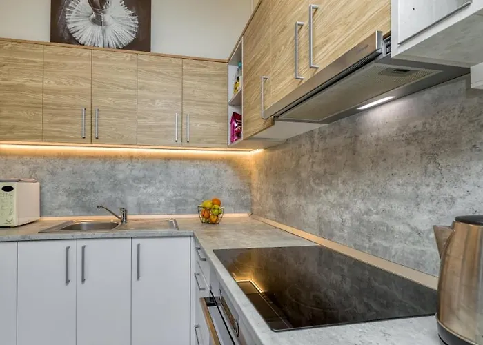 Three Stars Luxury House Art-pe With Pool And Pool