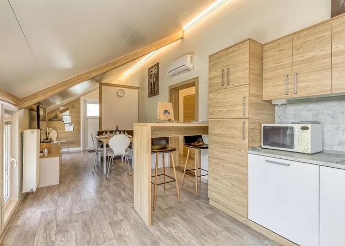 Three Stars Luxury House Art-pe With Pool And Pool Tatil Evi Trebnje