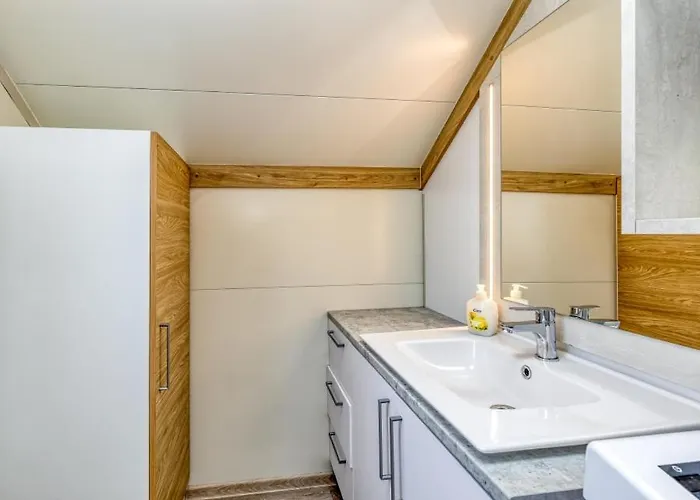 Casa vacanze Three Stars Luxury House Art-pe With Pool And Pool